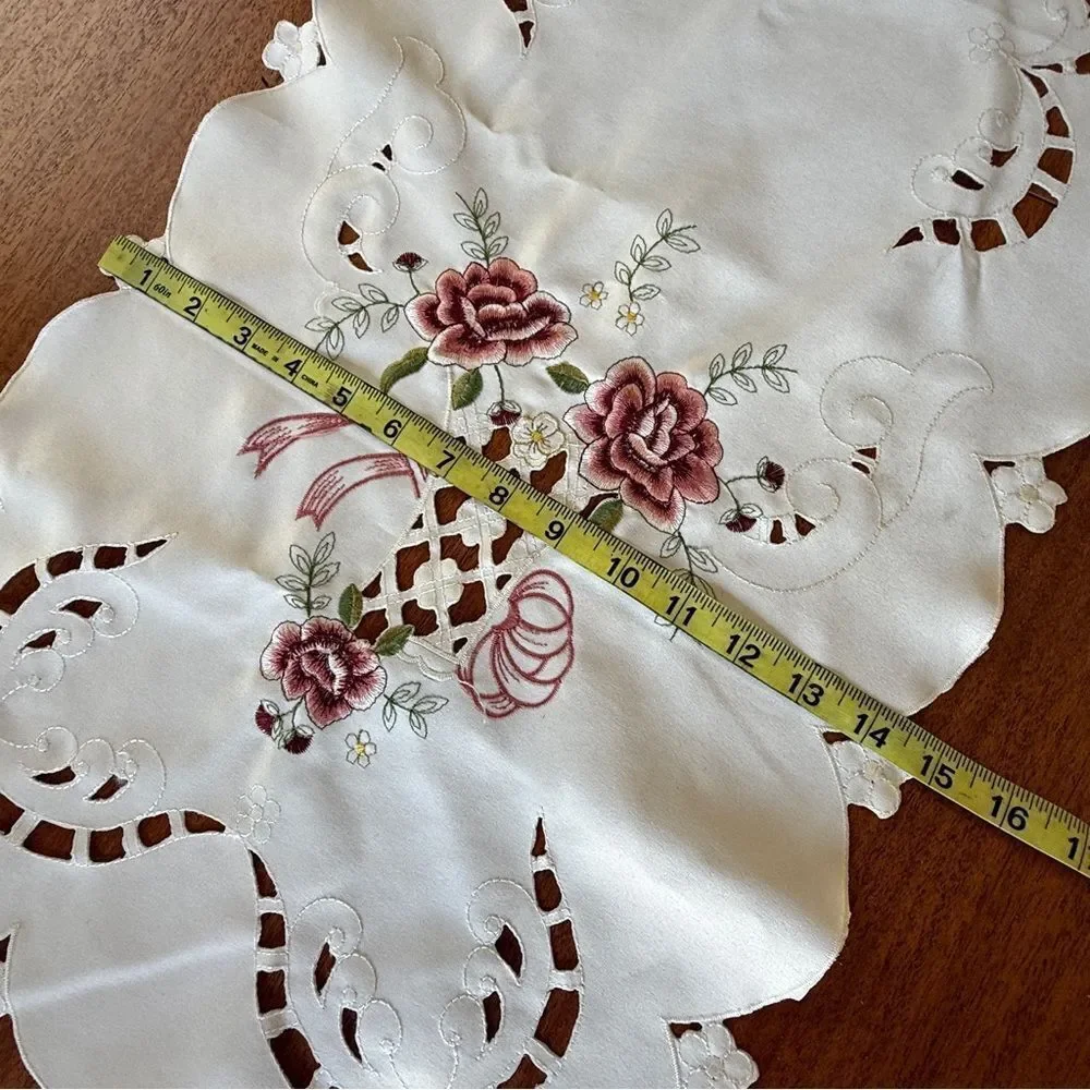 Vintage Doily Style Table Rubber With Embroidered Pink And Green Flowers 57”x15”